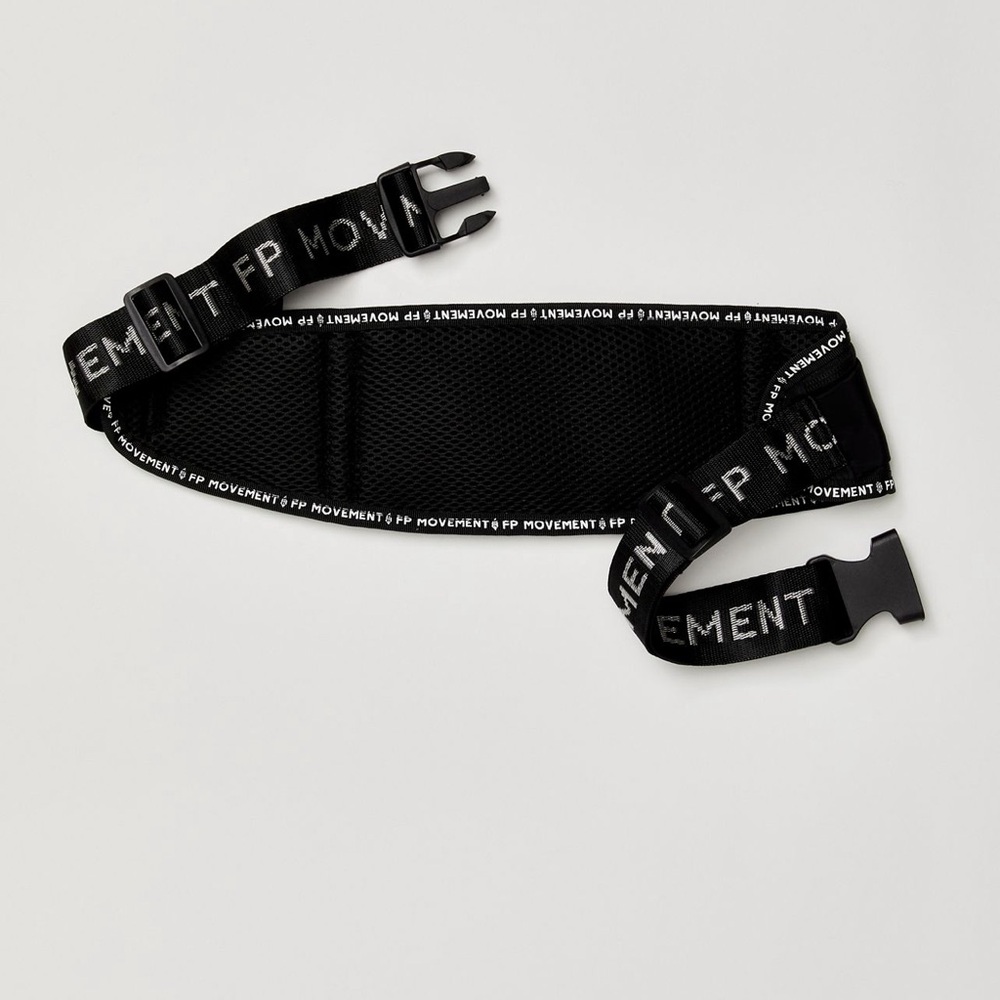 NWT Free People 3 Pocket Runner Belt